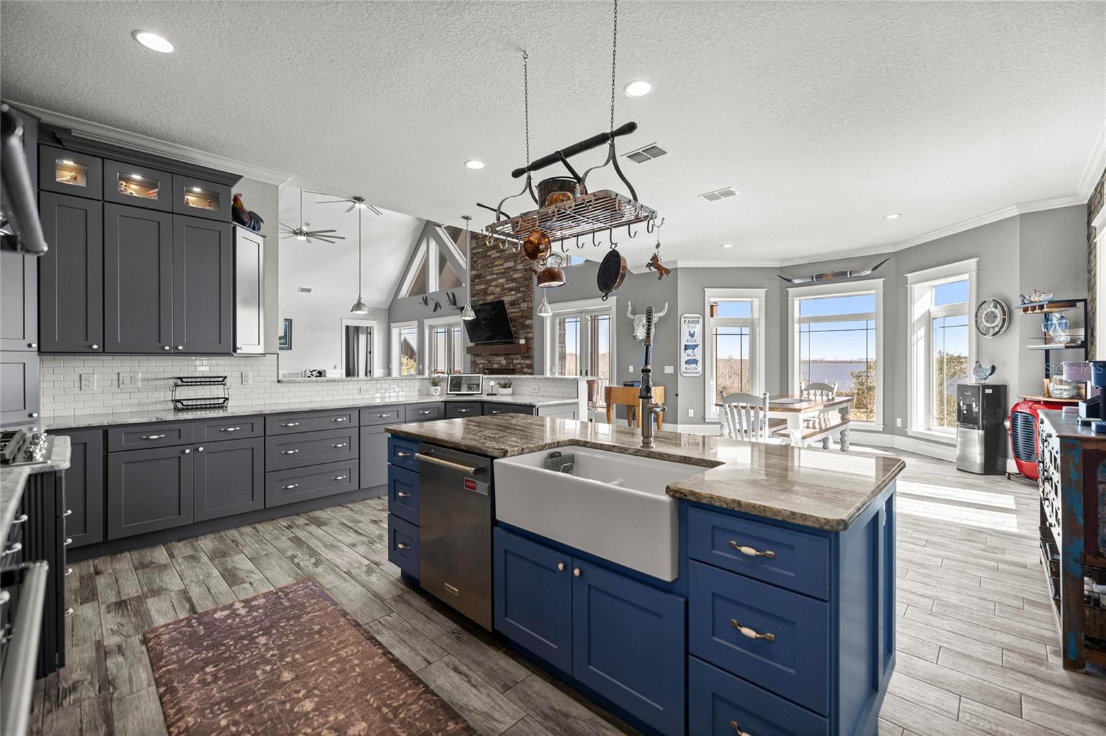 Image 23 of 73 For 5251 180th Avenue Road