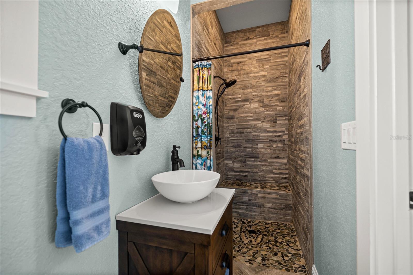 Image 52 of 73 For 5251 180th Avenue Road