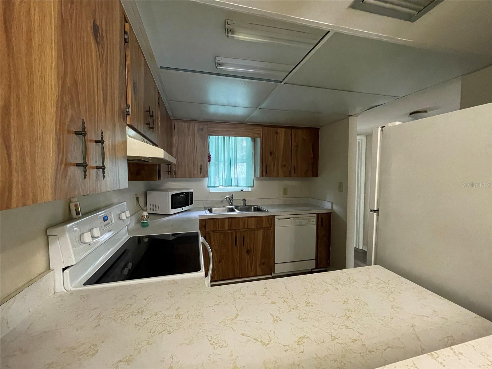 Image 6 of 14 For 6825 Downing Street 433