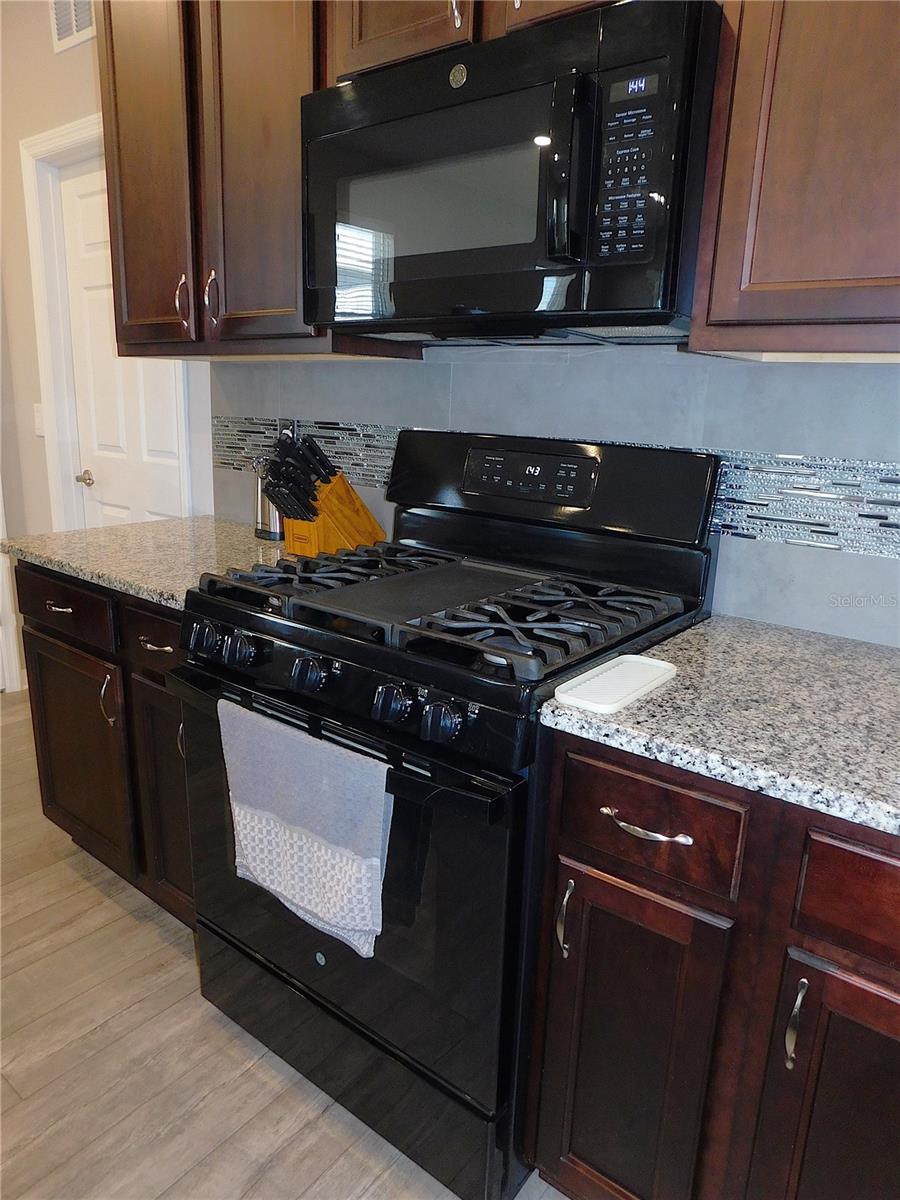 Image 19 of 59 For 7716 85th Circle