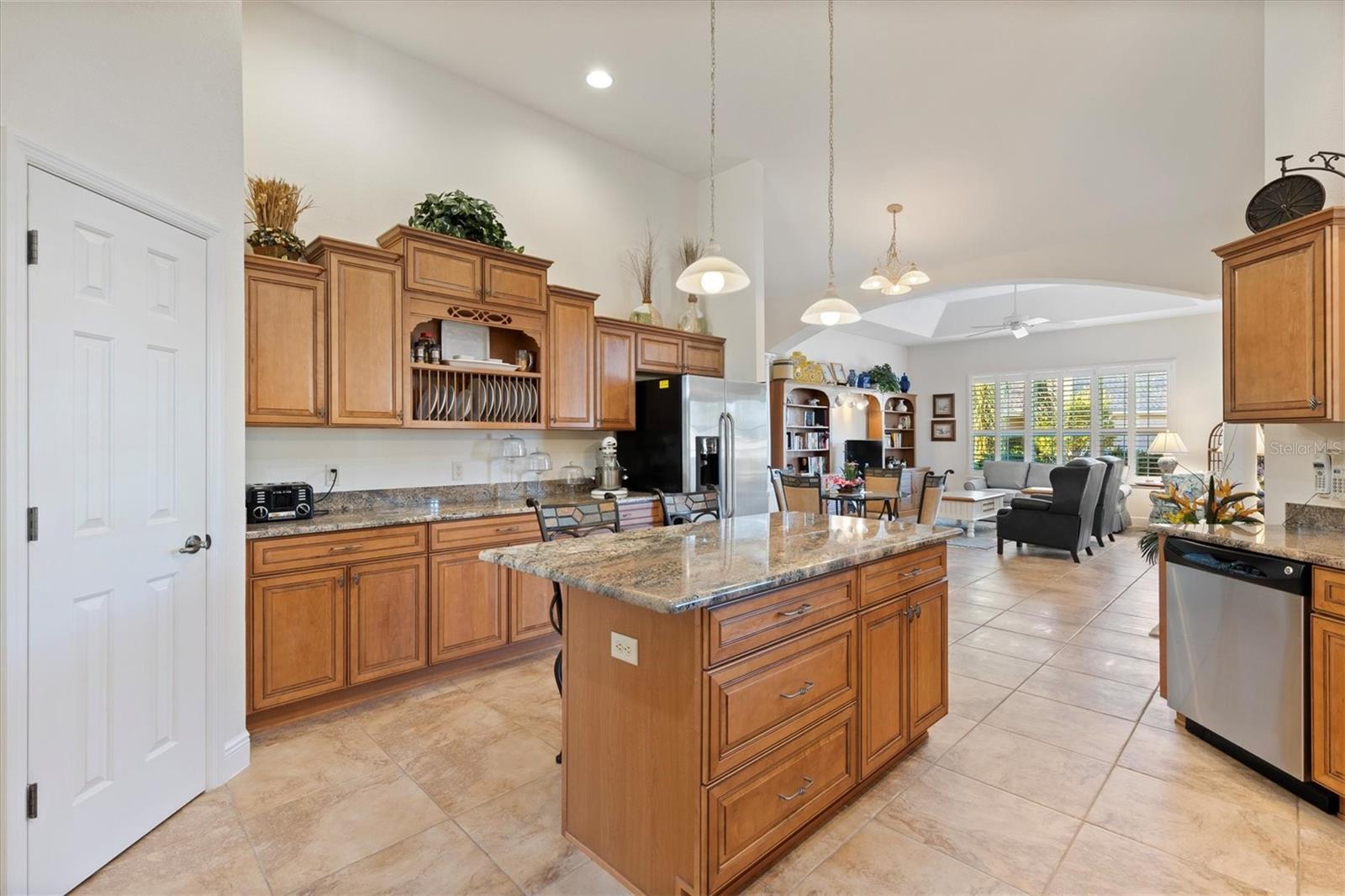 Image 15 of 50 For 1116 Russell Loop