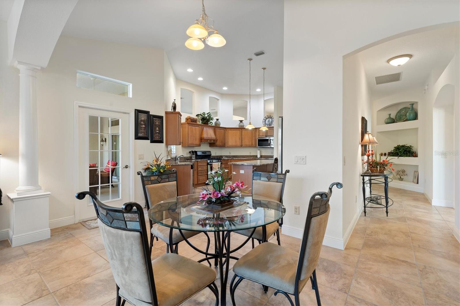 Image 20 of 50 For 1116 Russell Loop