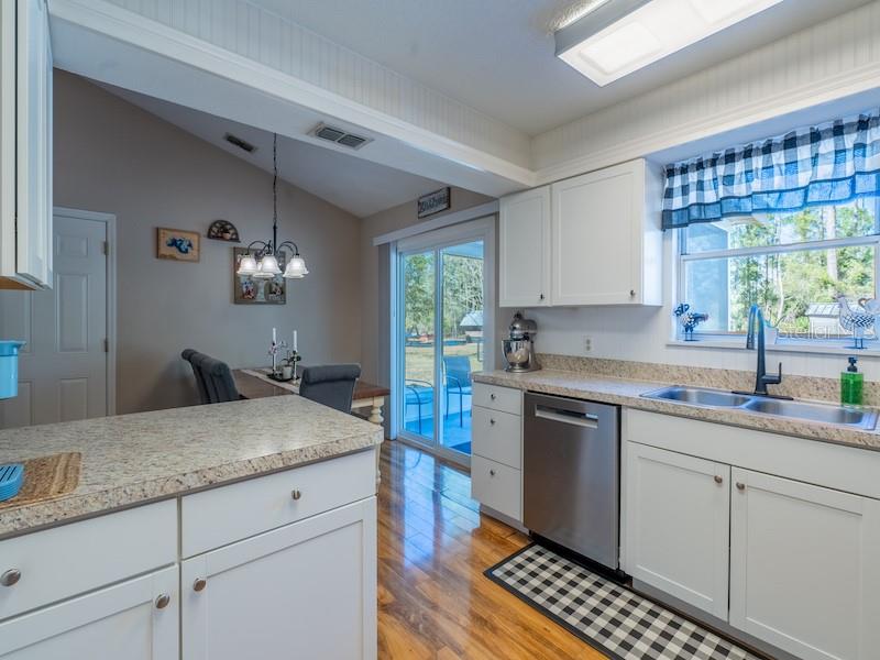 Image 13 of 42 For 14641 154th Street