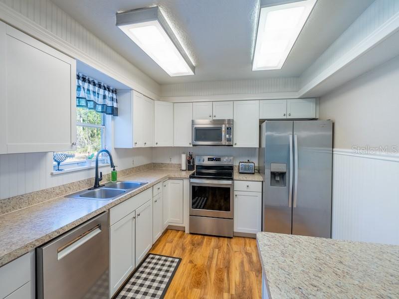 Image 14 of 42 For 14641 154th Street