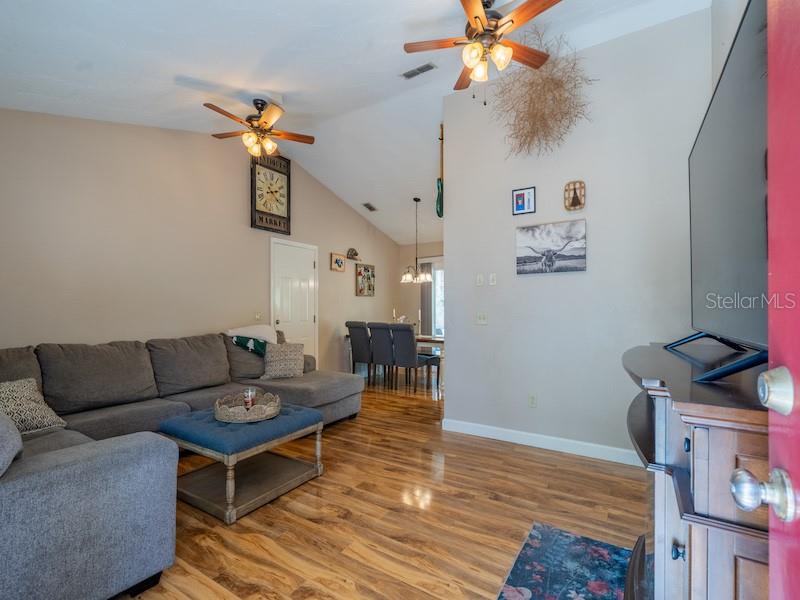 Image 8 of 42 For 14641 154th Street