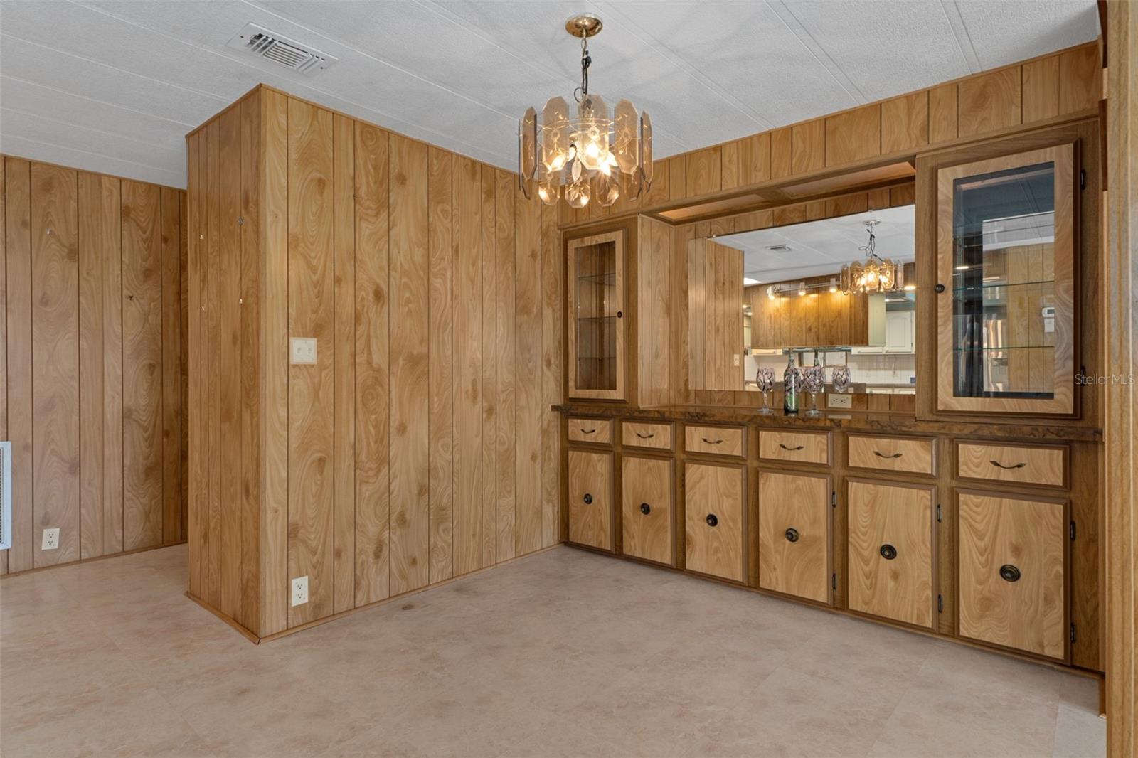 Image 14 of 58 For 7472 Moriah Avenue