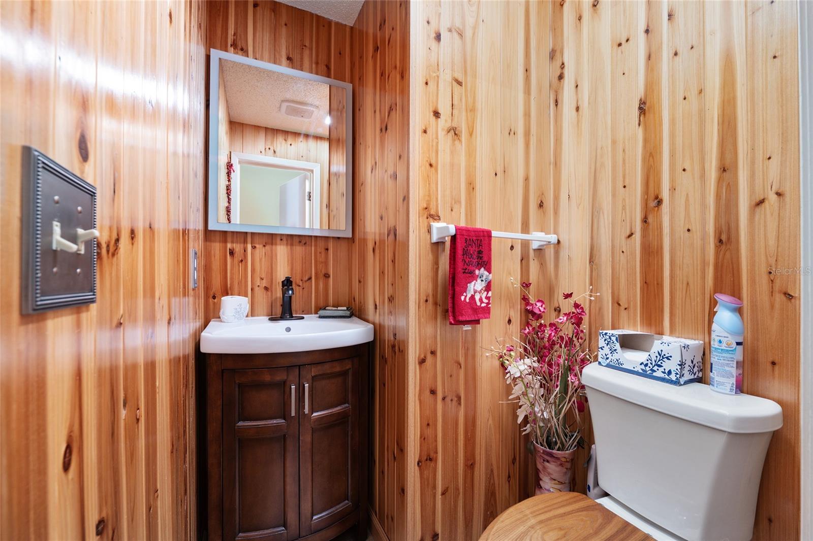 Image 18 of 41 For 11001 Sunset Harbor Road D18