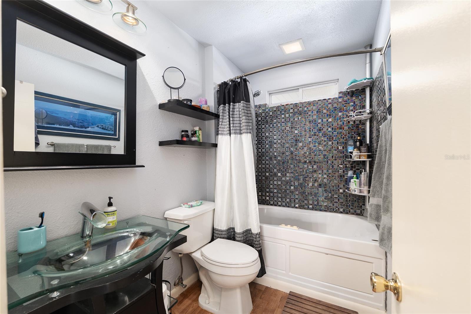 Image 21 of 41 For 11001 Sunset Harbor Road D18