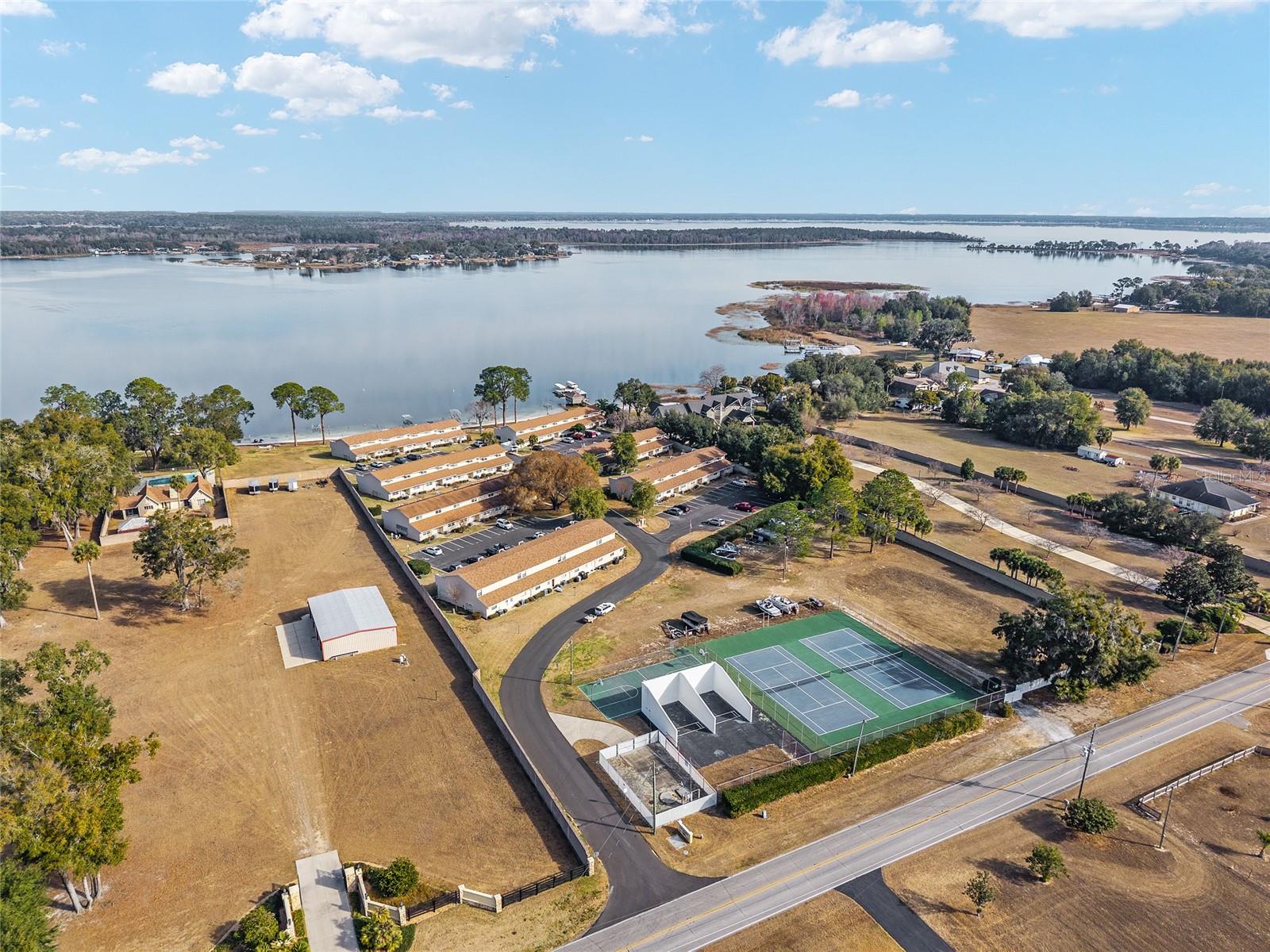 Image 29 of 41 For 11001 Sunset Harbor Road D18