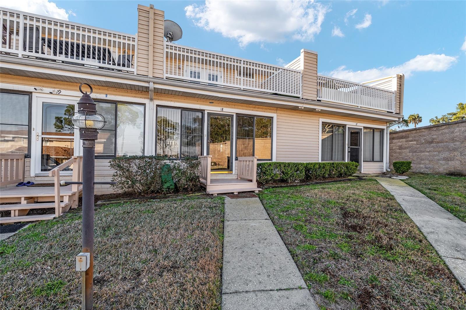 Image 3 of 41 For 11001 Sunset Harbor Road D18