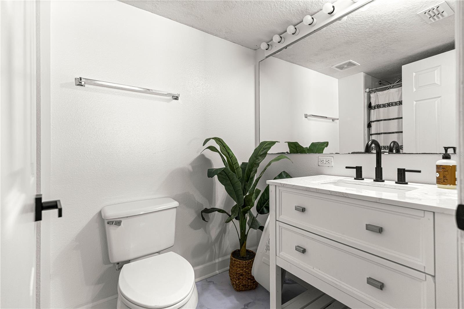 Image 20 of 52 For 4535 32nd Place