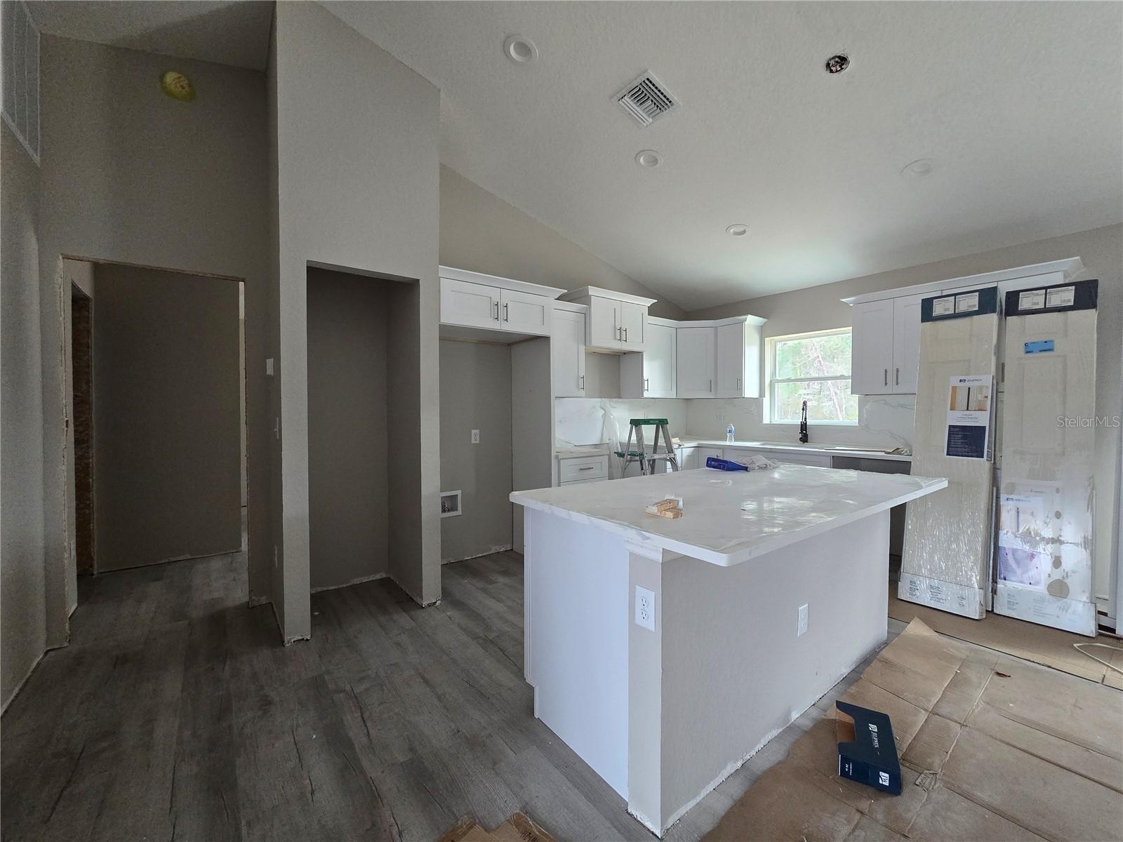 Image 12 of 33 For 2 Oak Trail 