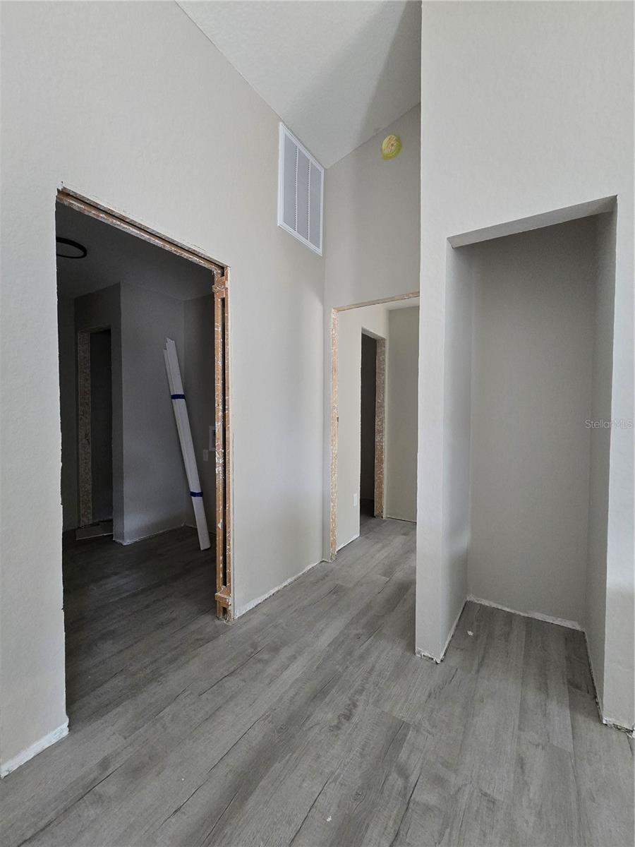 Image 29 of 33 For 2 Oak Trail 