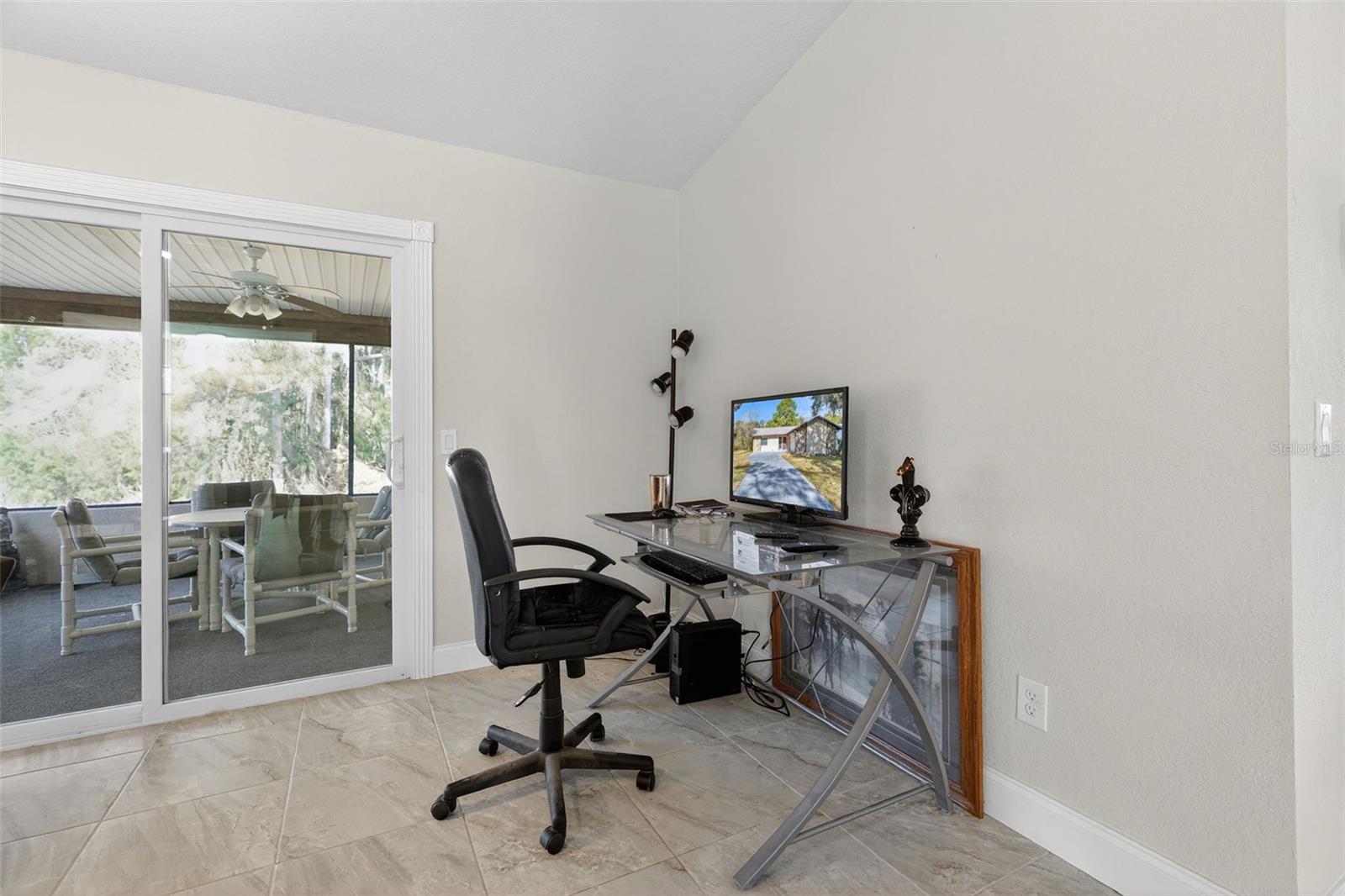 Image 18 of 51 For 4800 Wood Way