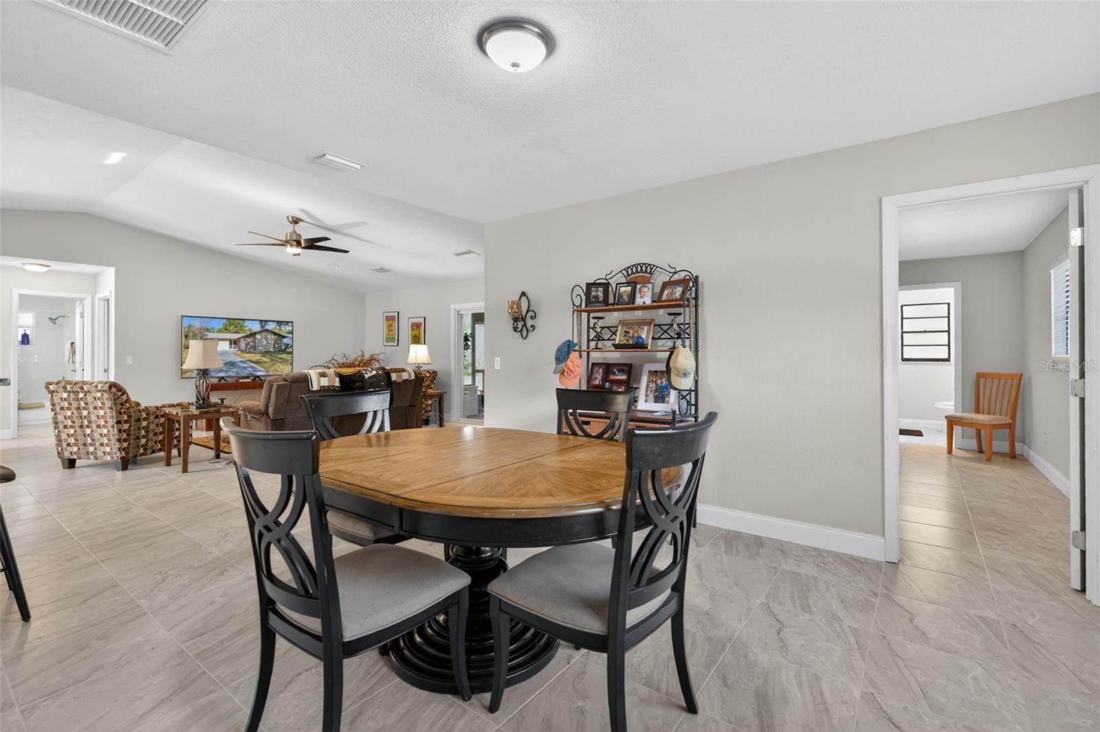 Image 22 of 51 For 4800 Wood Way