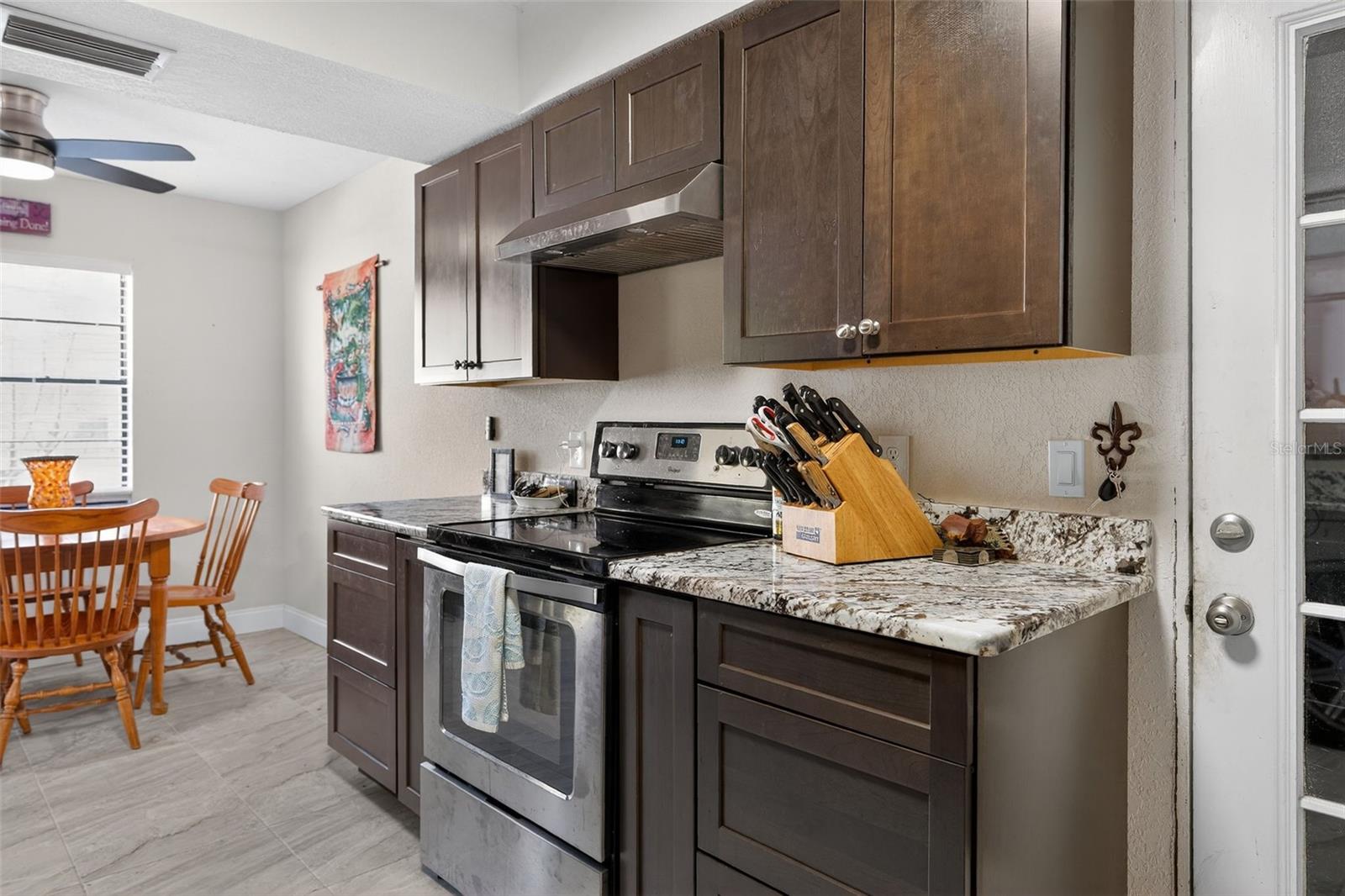 Image 27 of 51 For 4800 Wood Way