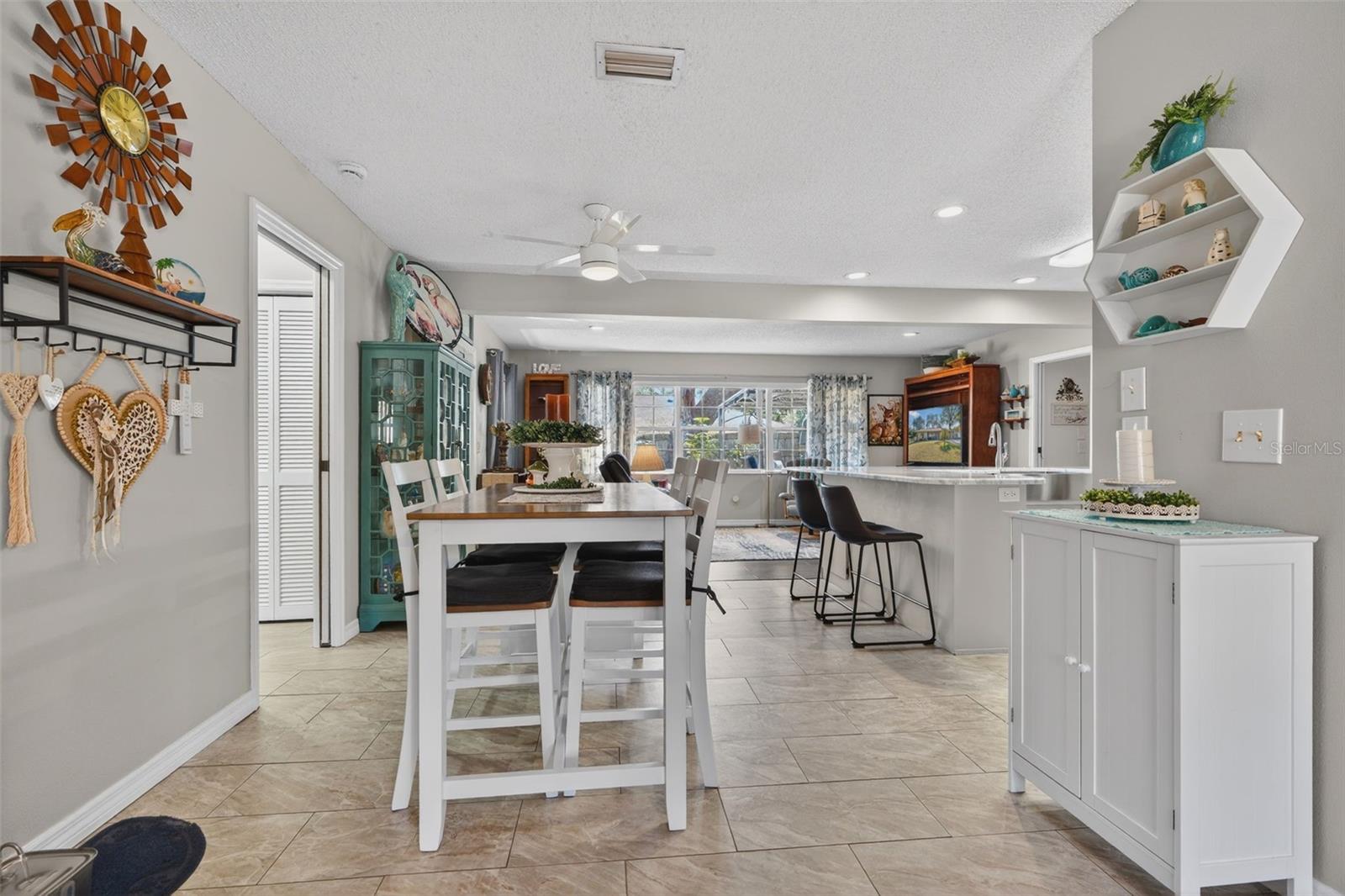 Image 12 of 35 For 515 Wright Street