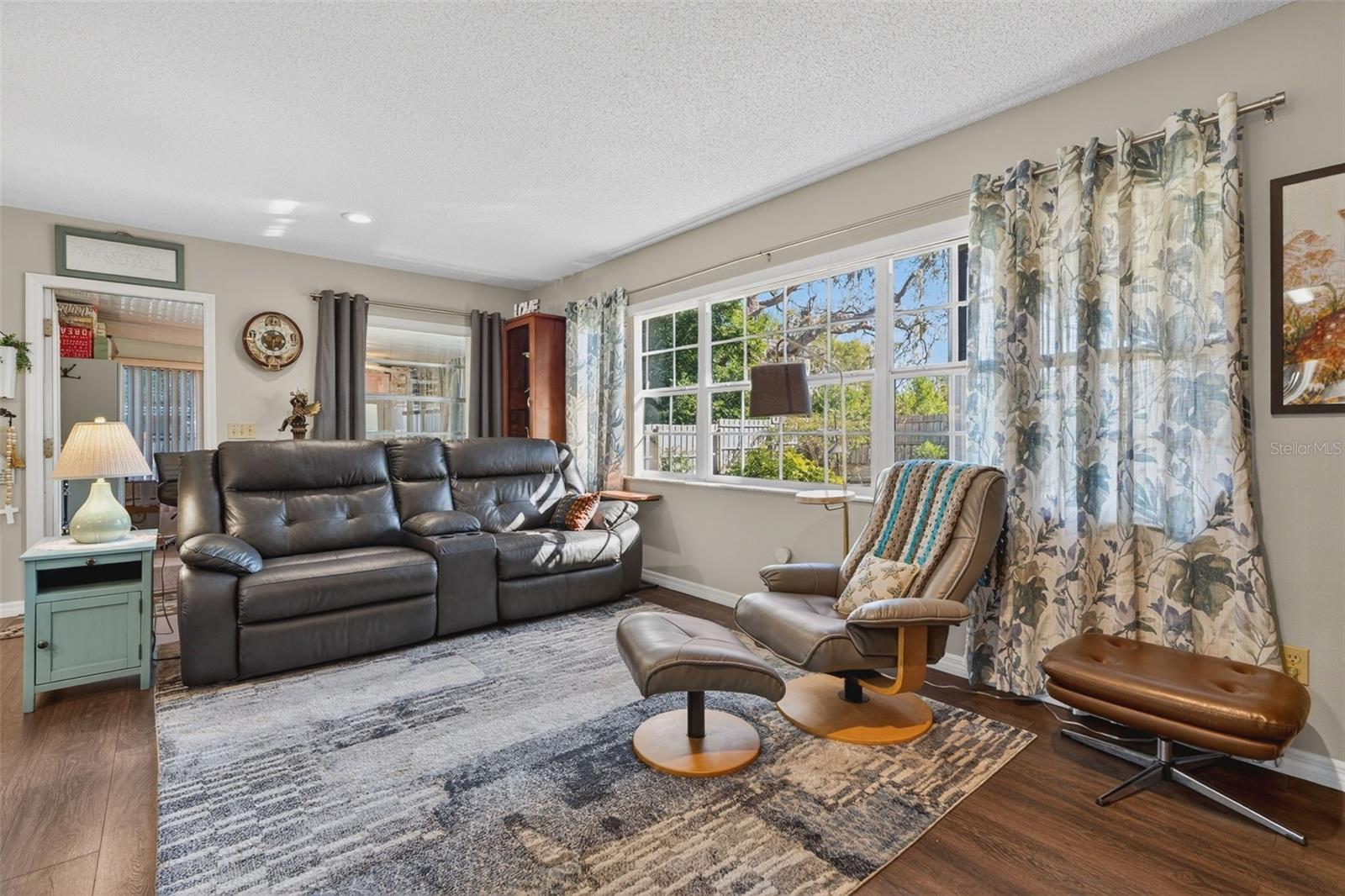 Image 17 of 35 For 515 Wright Street