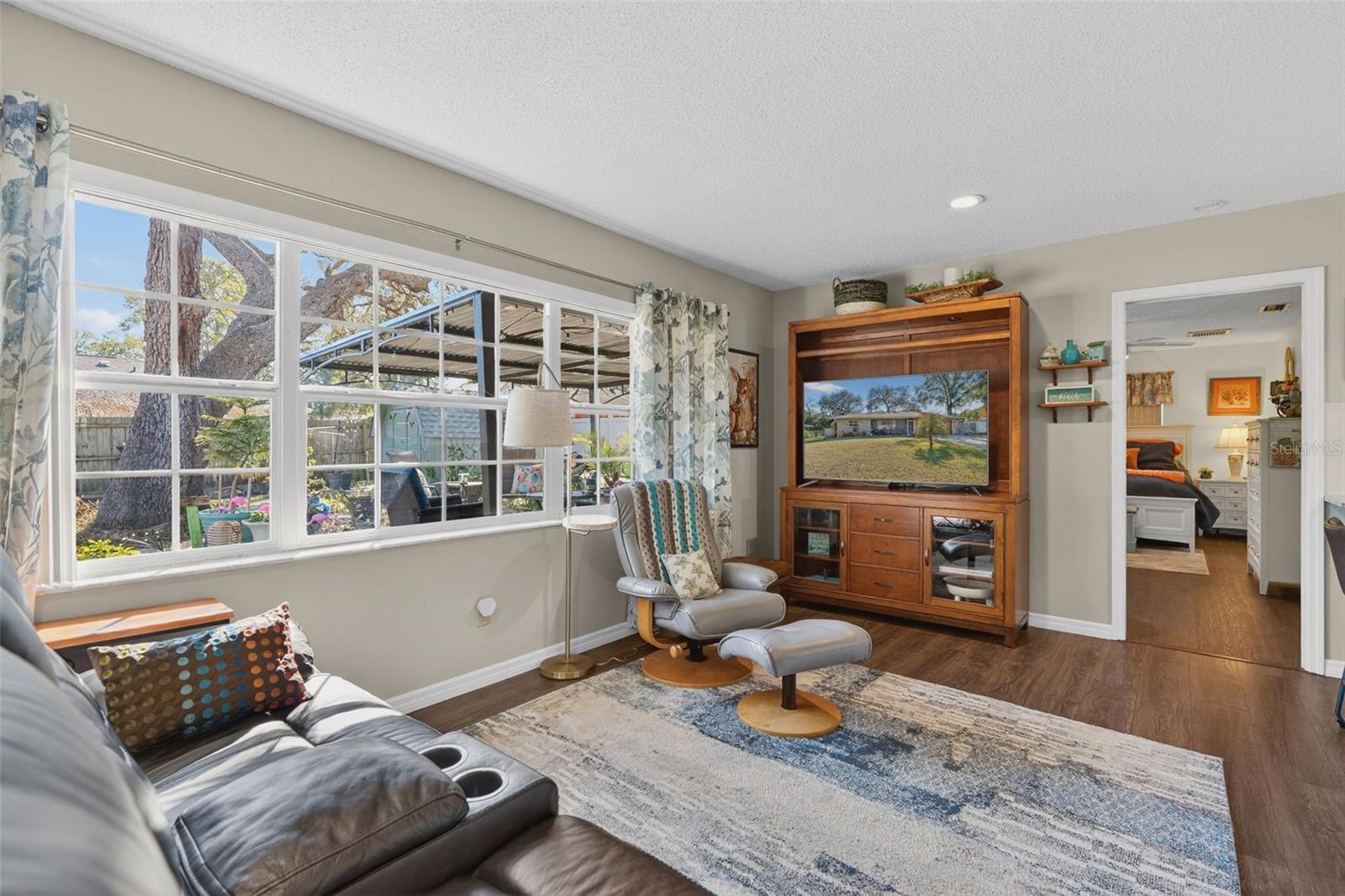 Image 18 of 35 For 515 Wright Street