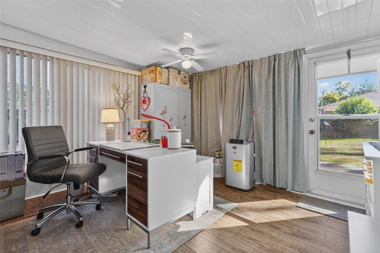 Image 23 of 35 For 515 Wright Street