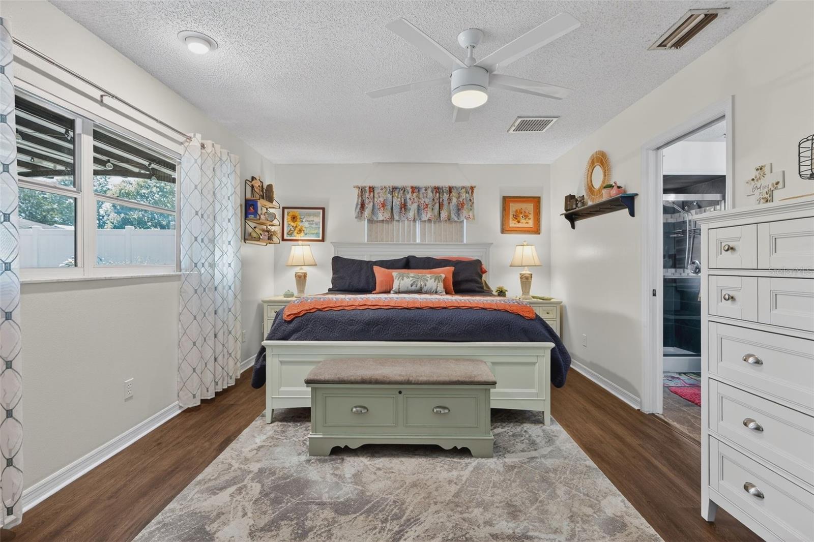 Image 26 of 35 For 515 Wright Street