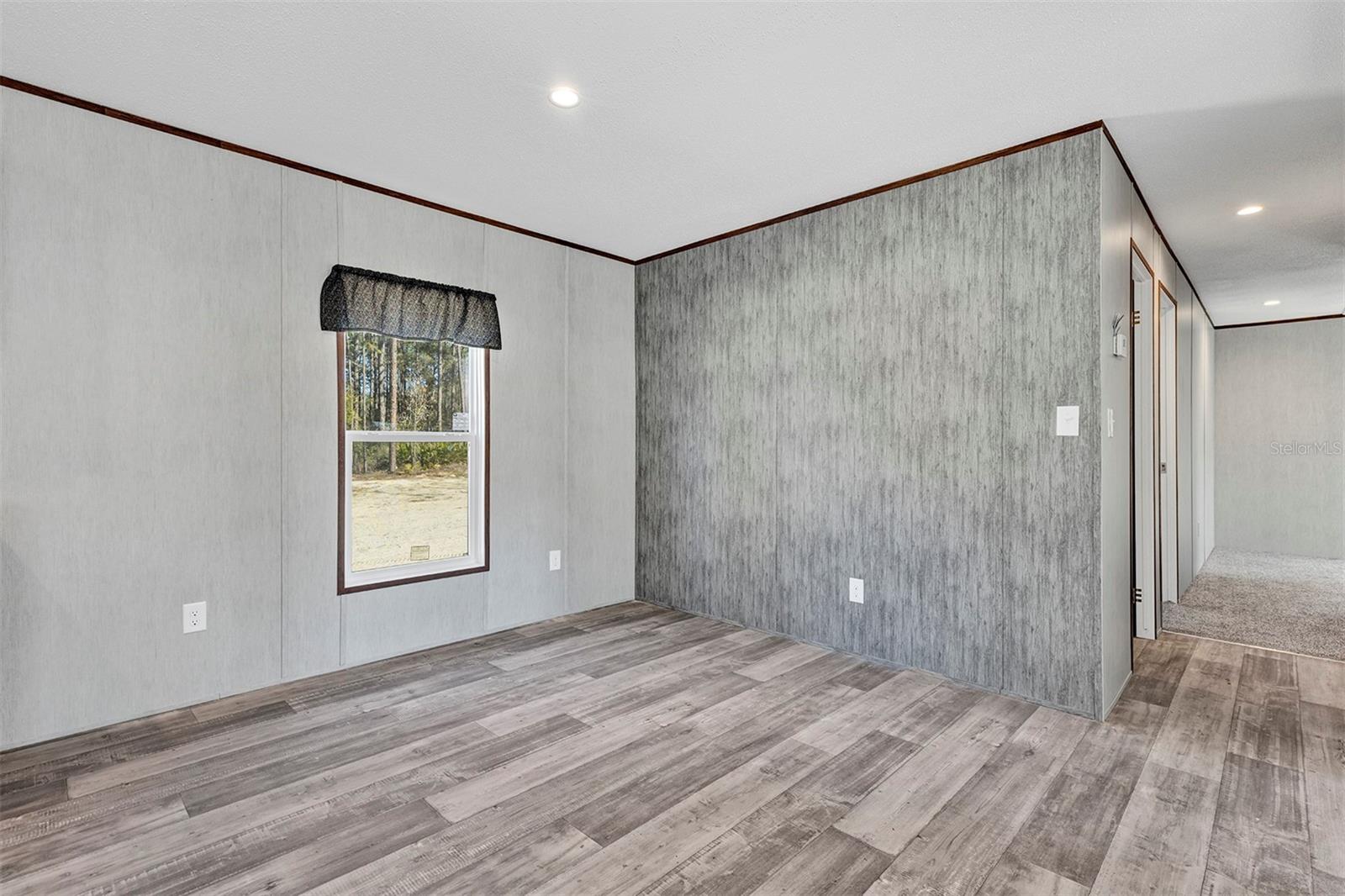 Image 13 of 47 For 16879 42nd Loop