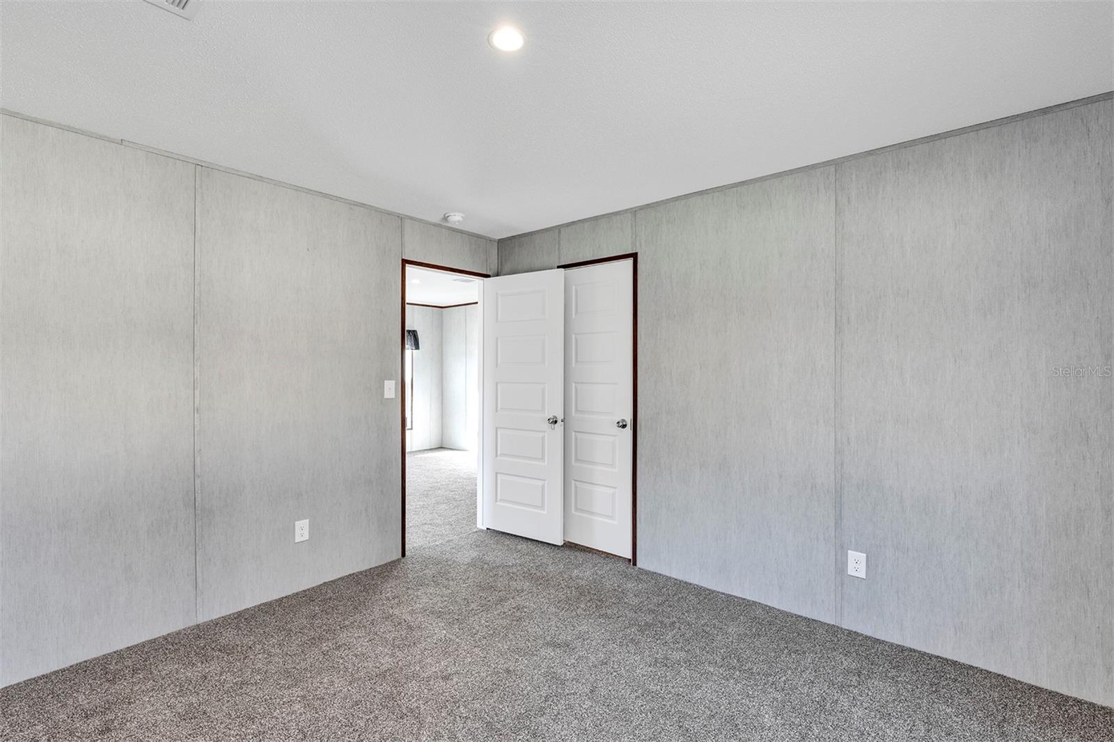 Image 25 of 47 For 16879 42nd Loop