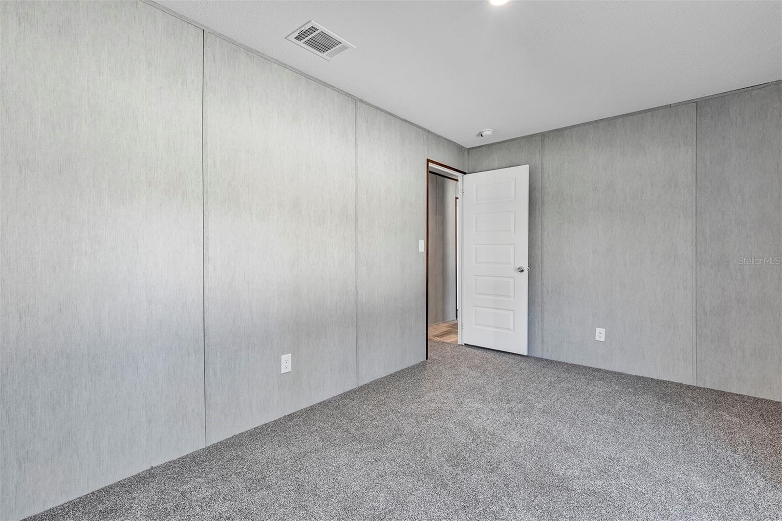 Image 30 of 47 For 16879 42nd Loop