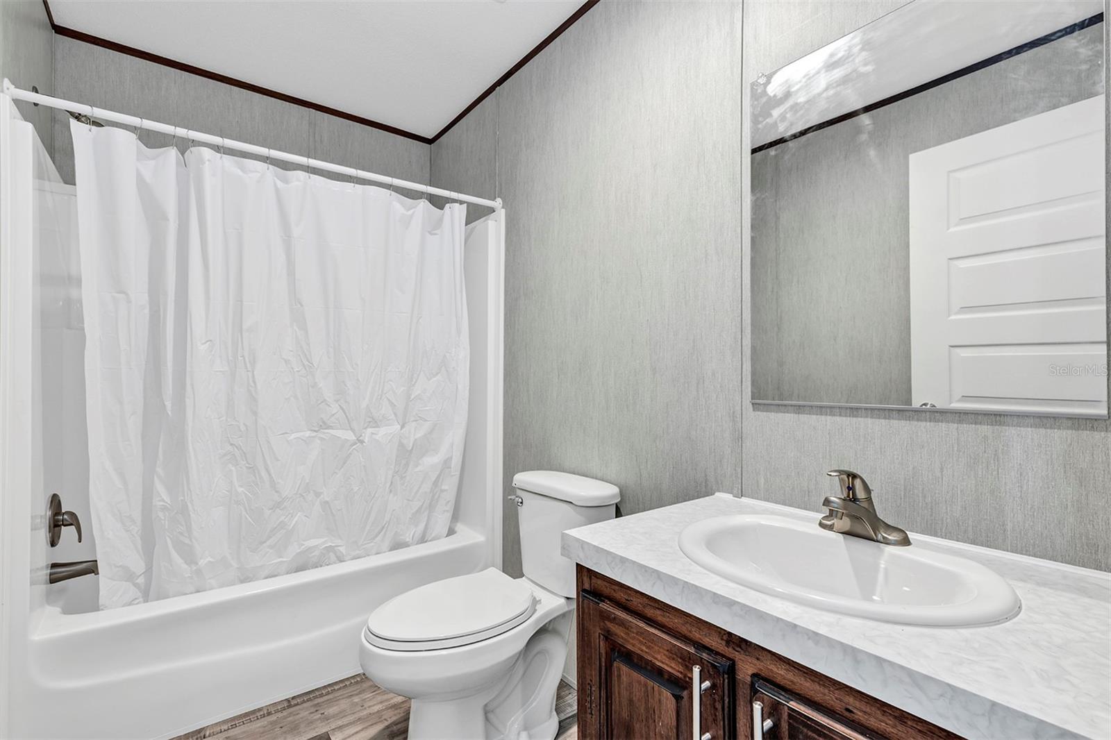 Image 32 of 47 For 16879 42nd Loop