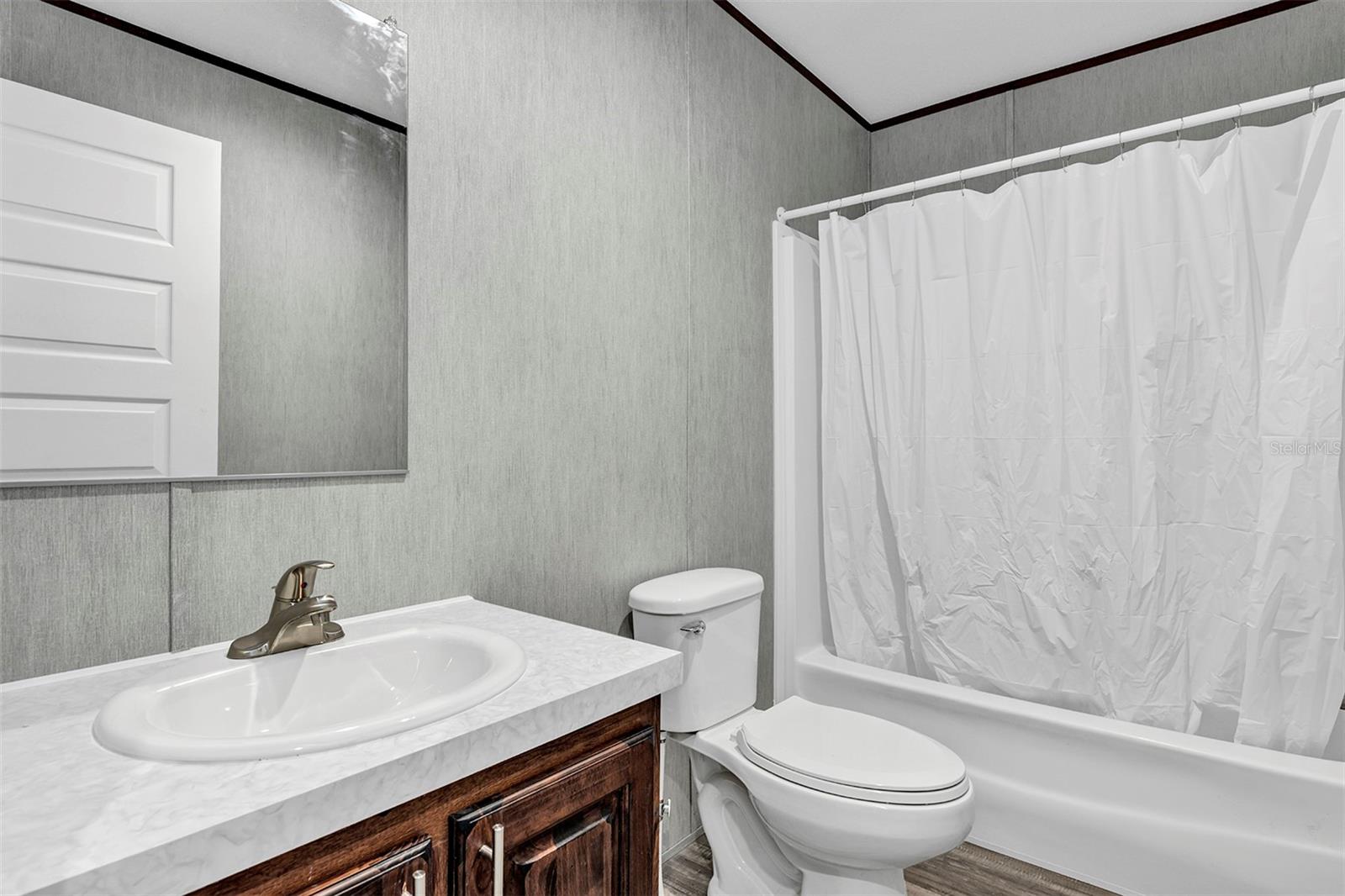 Image 34 of 47 For 16879 42nd Loop