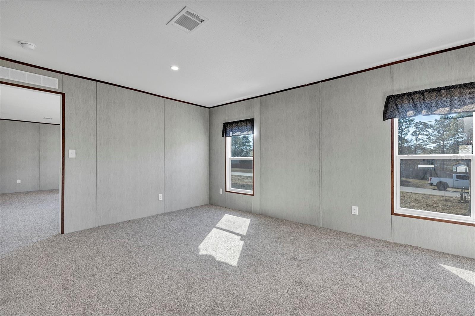 Image 42 of 47 For 16879 42nd Loop