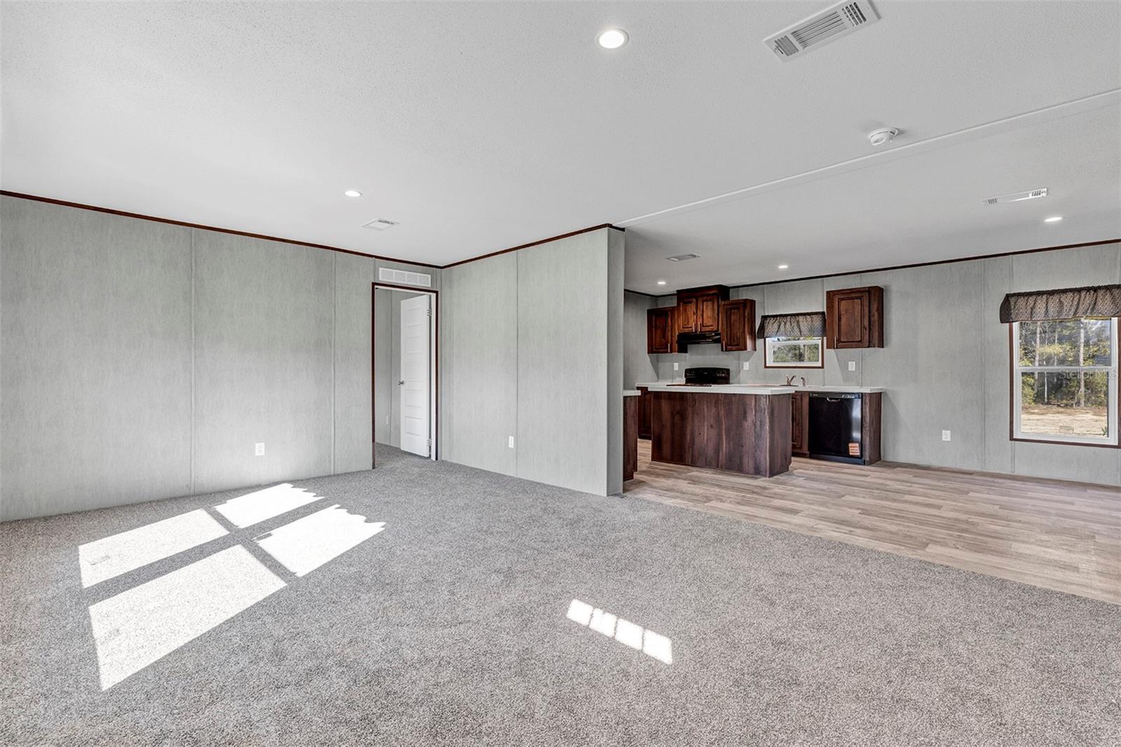 Image 6 of 47 For 16879 42nd Loop