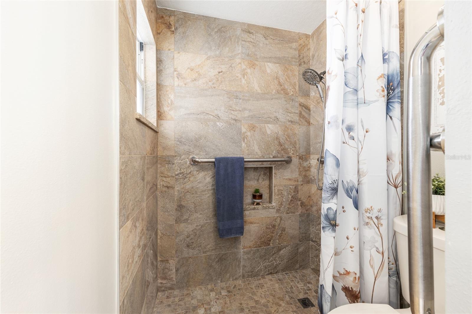 Image 20 of 50 For 4504 32nd Street