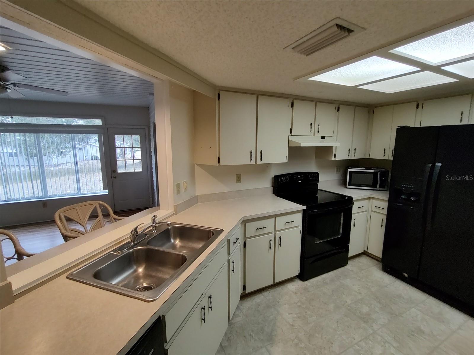 Image 5 of 22 For 8435 109th Lane