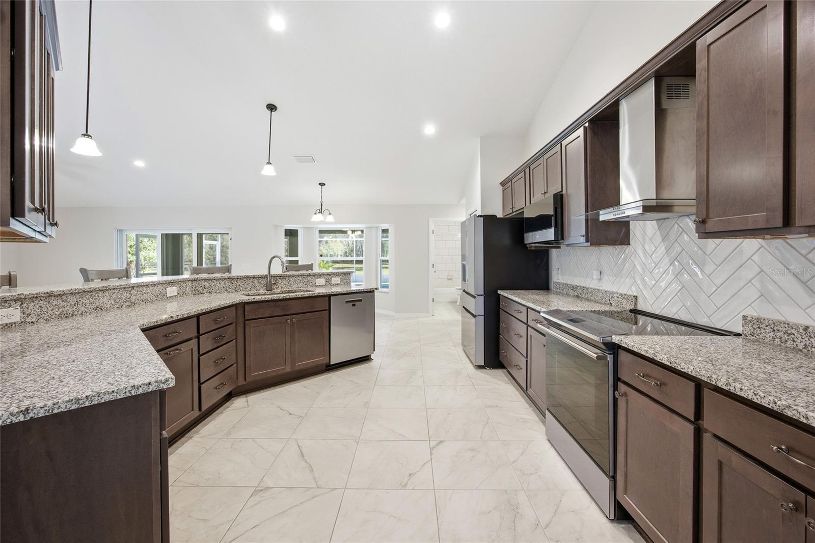 Image 37 of 60 For 14377 141st Avenue