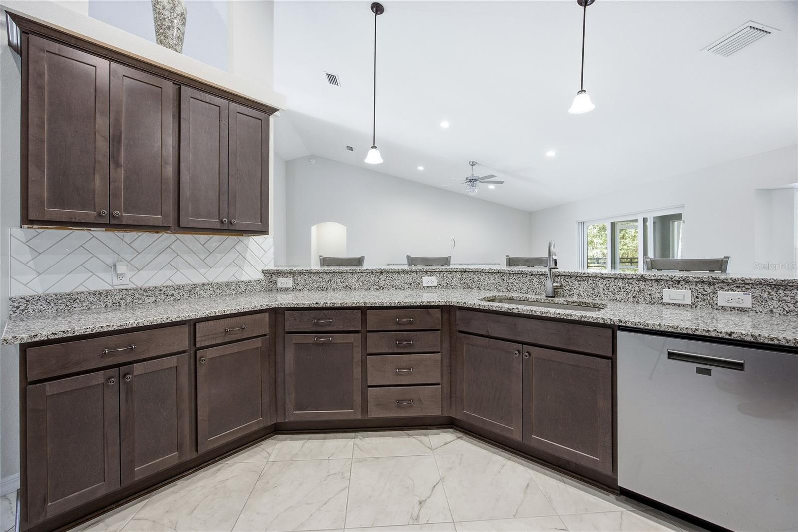 Image 39 of 60 For 14377 141st Avenue