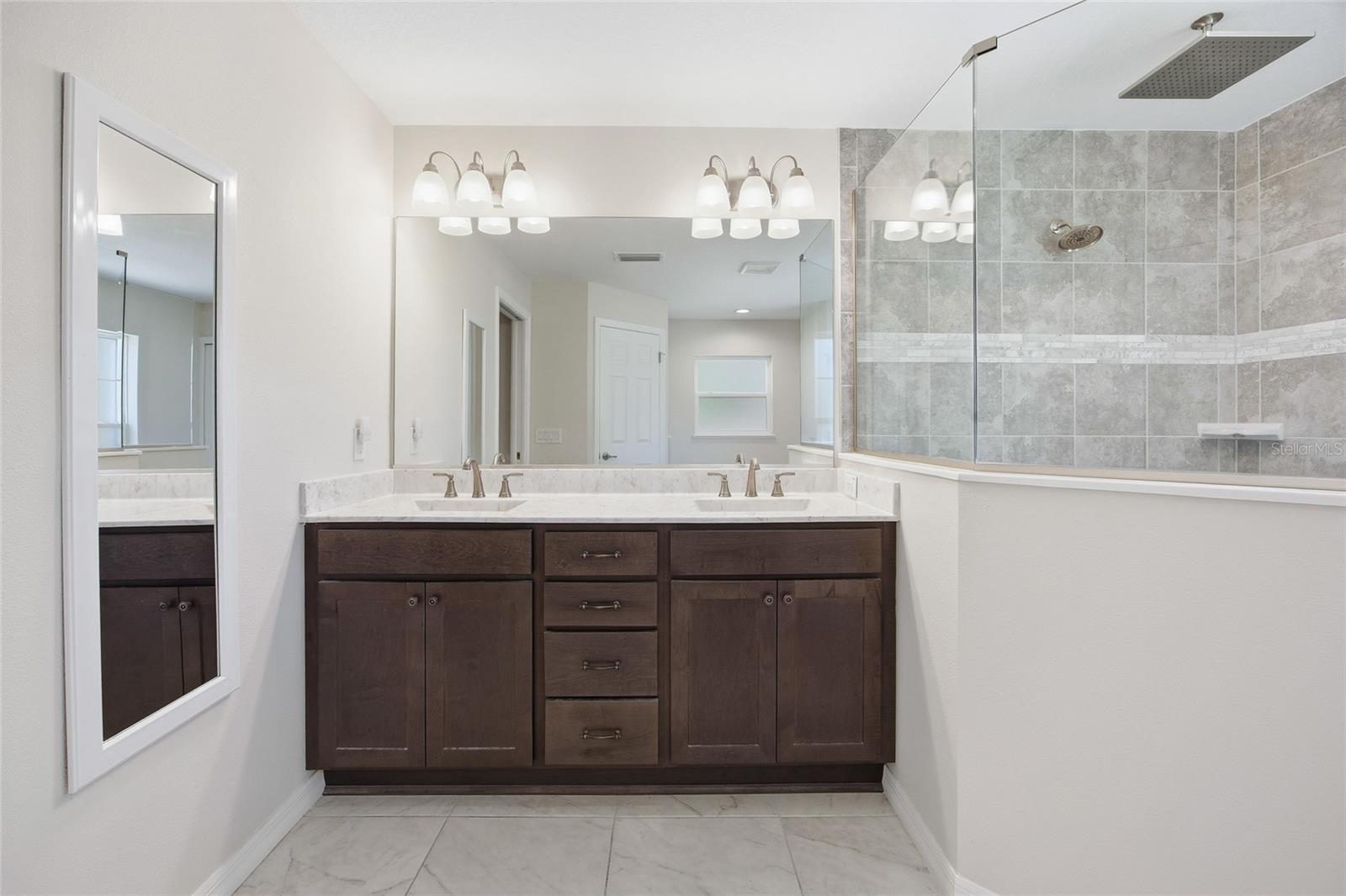 Image 7 of 60 For 14377 141st Avenue