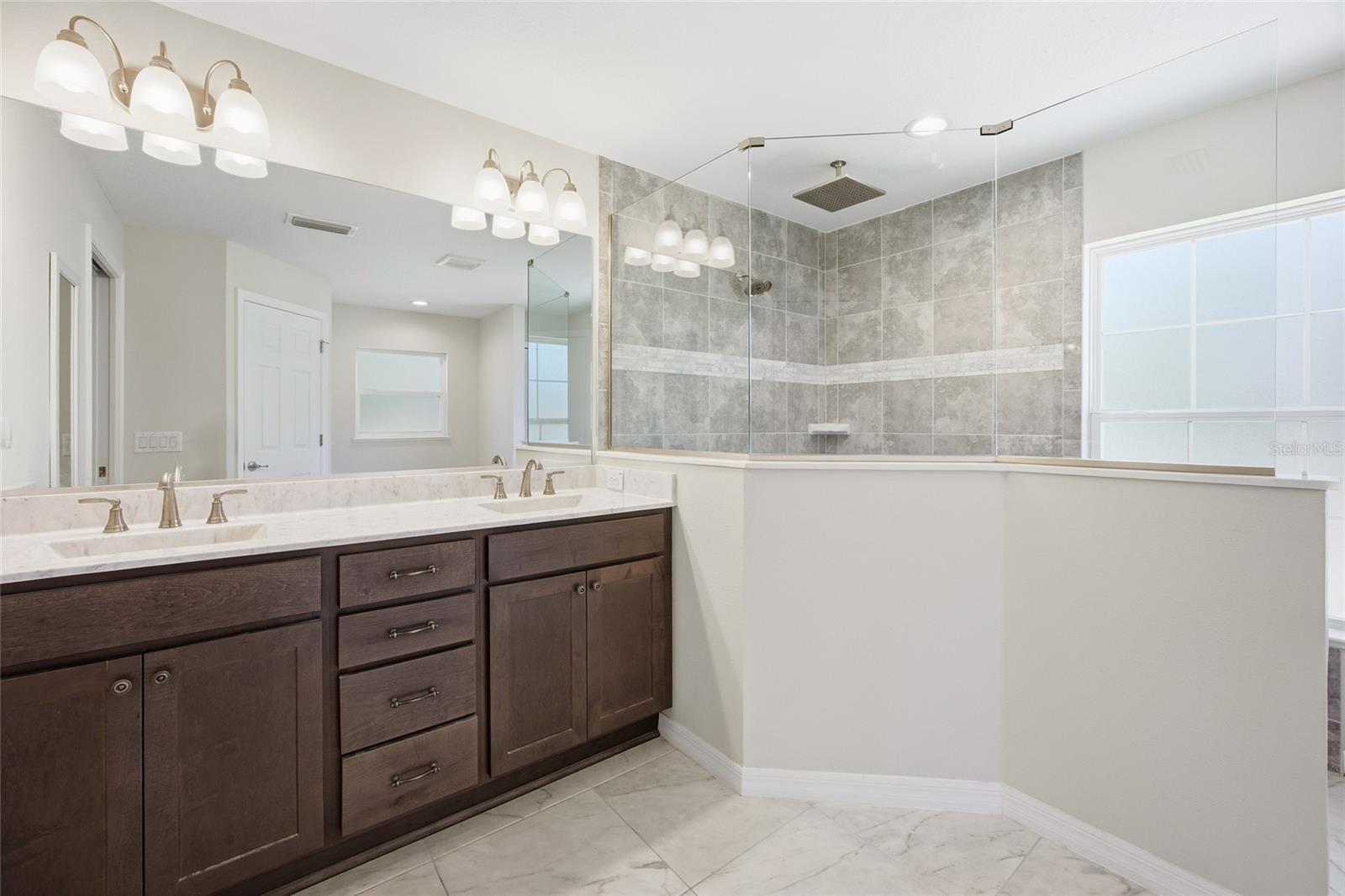 Image 8 of 60 For 14377 141st Avenue