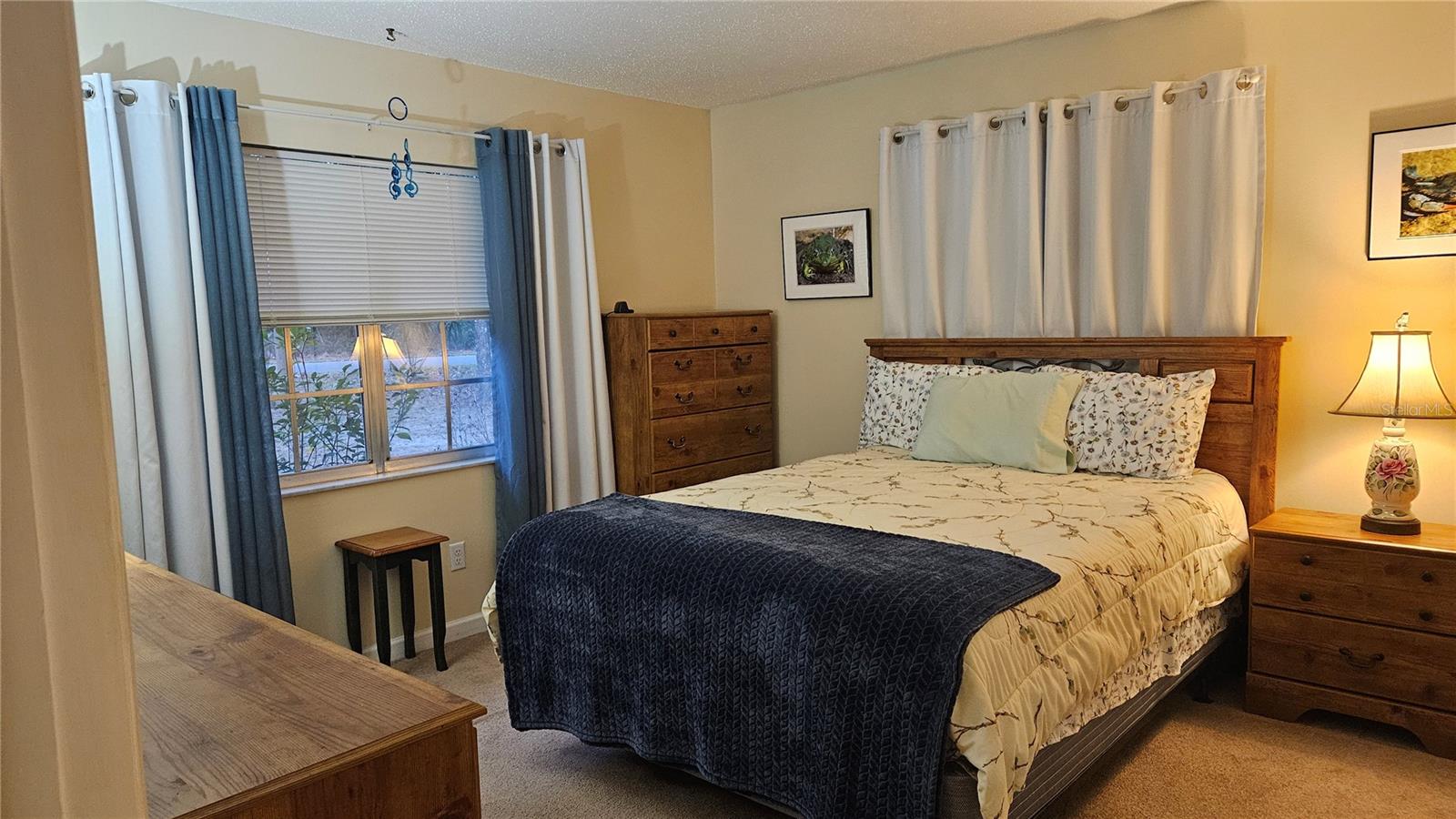 Image 5 of 11 For 662 Charles Avenue