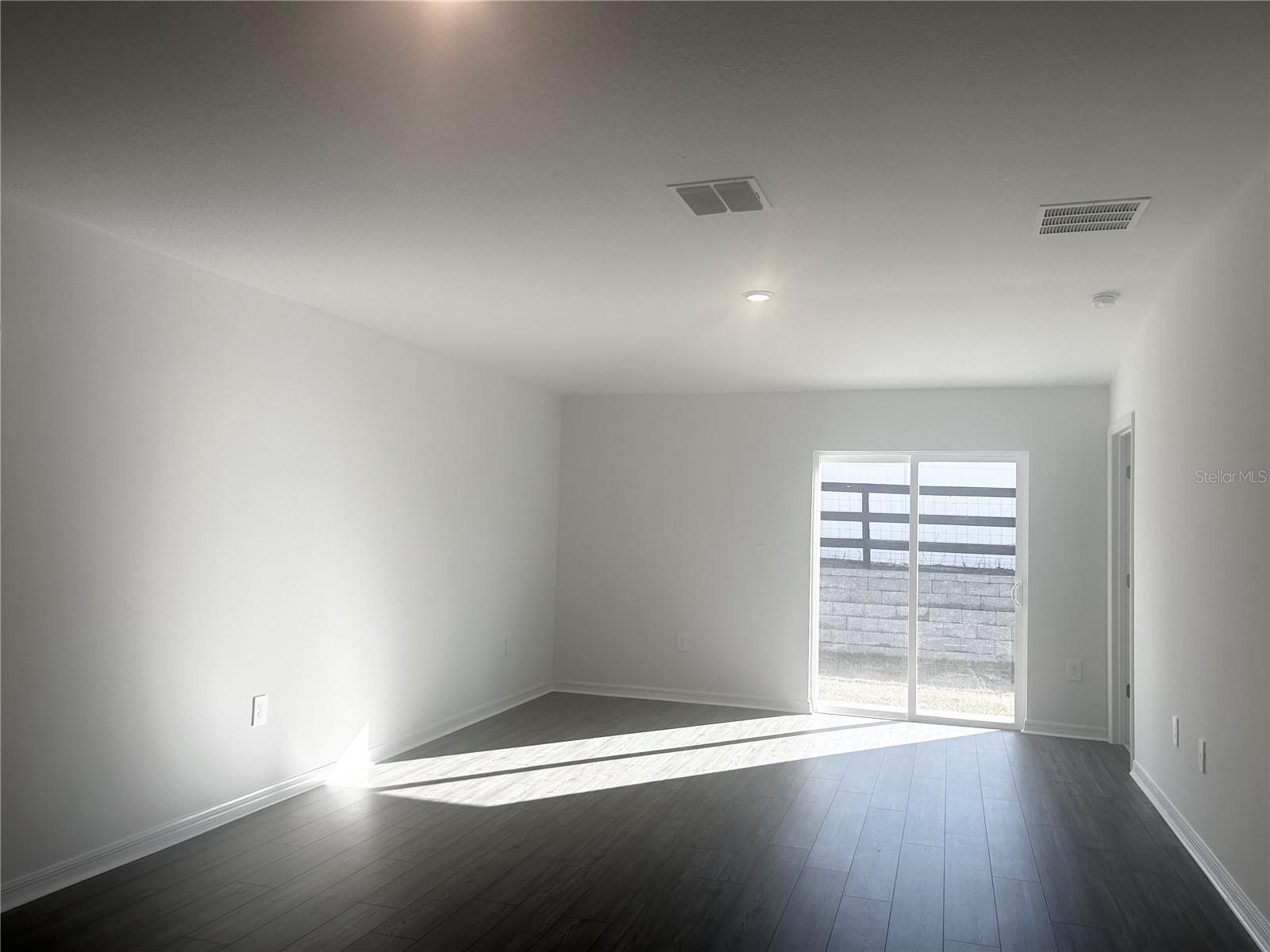 Image 30 of 38 For 3697 32 Court