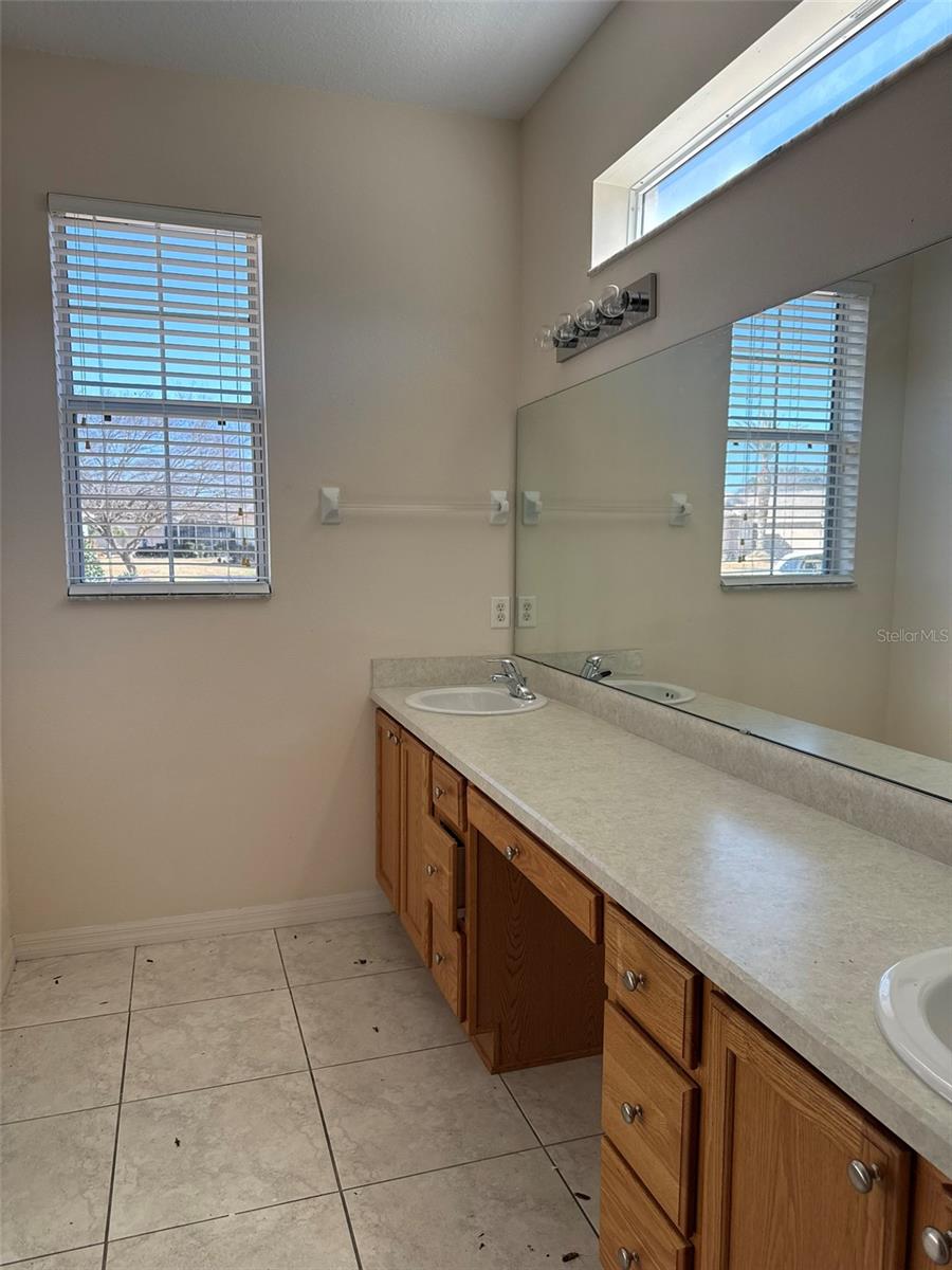 Image 15 of 27 For 15566 11th Terrace Rd