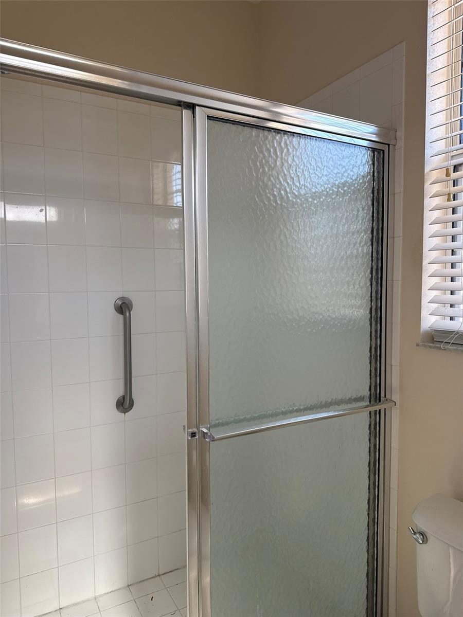 Image 16 of 27 For 15566 11th Terrace Rd