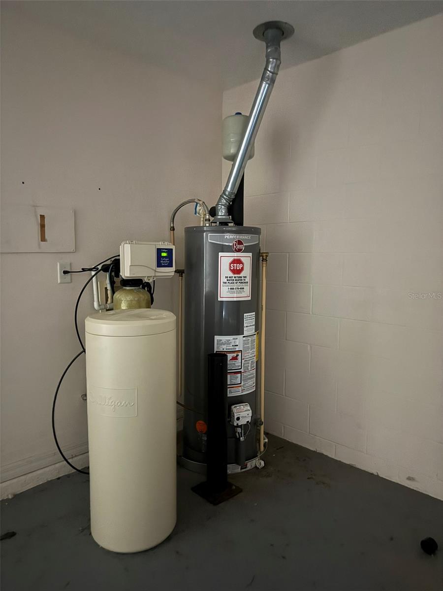 Image 20 of 27 For 15566 11th Terrace Rd