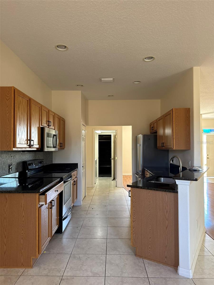 Image 6 of 27 For 15566 11th Terrace Rd