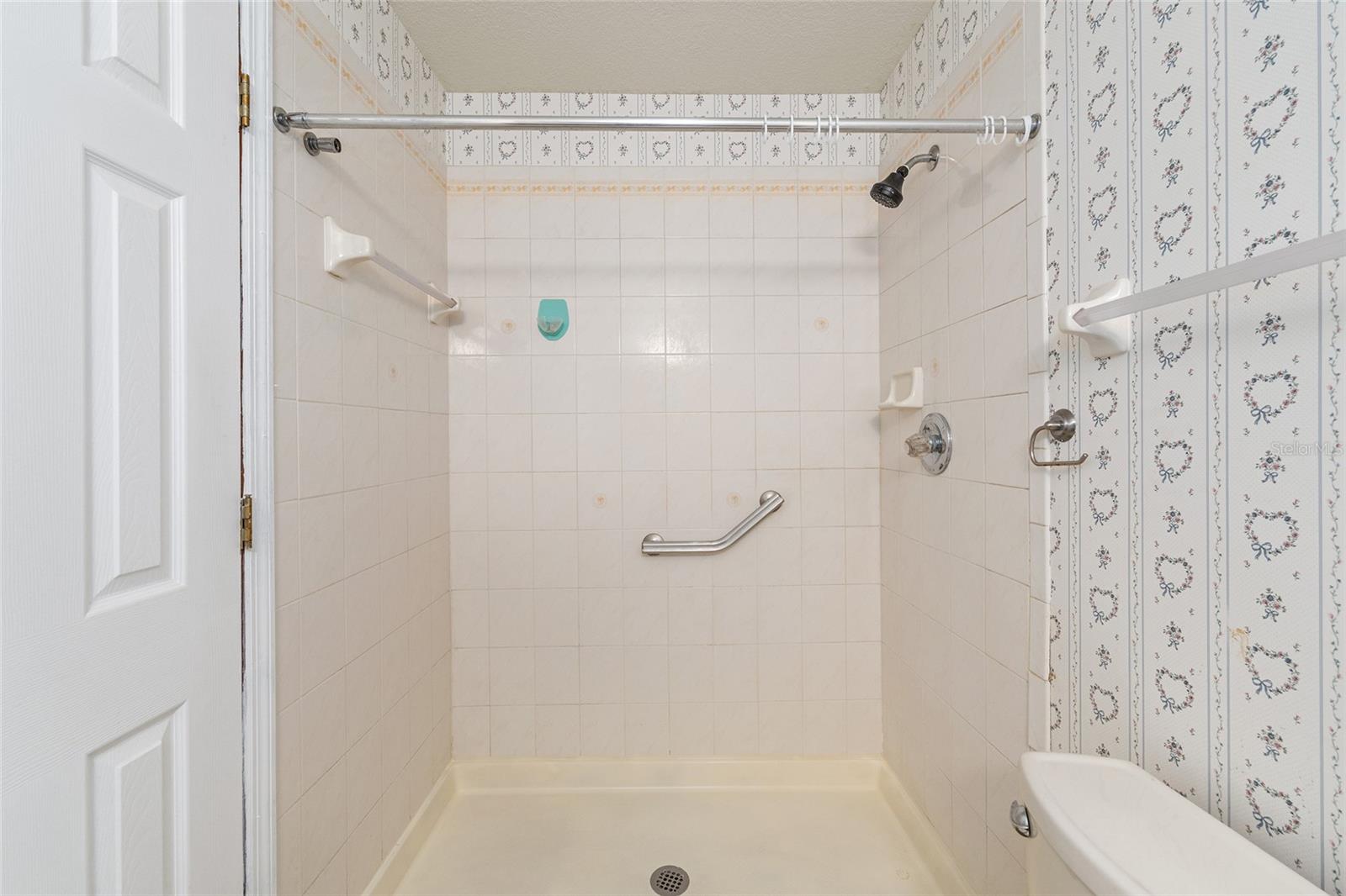 Image 14 of 27 For 6057 39th Avenue