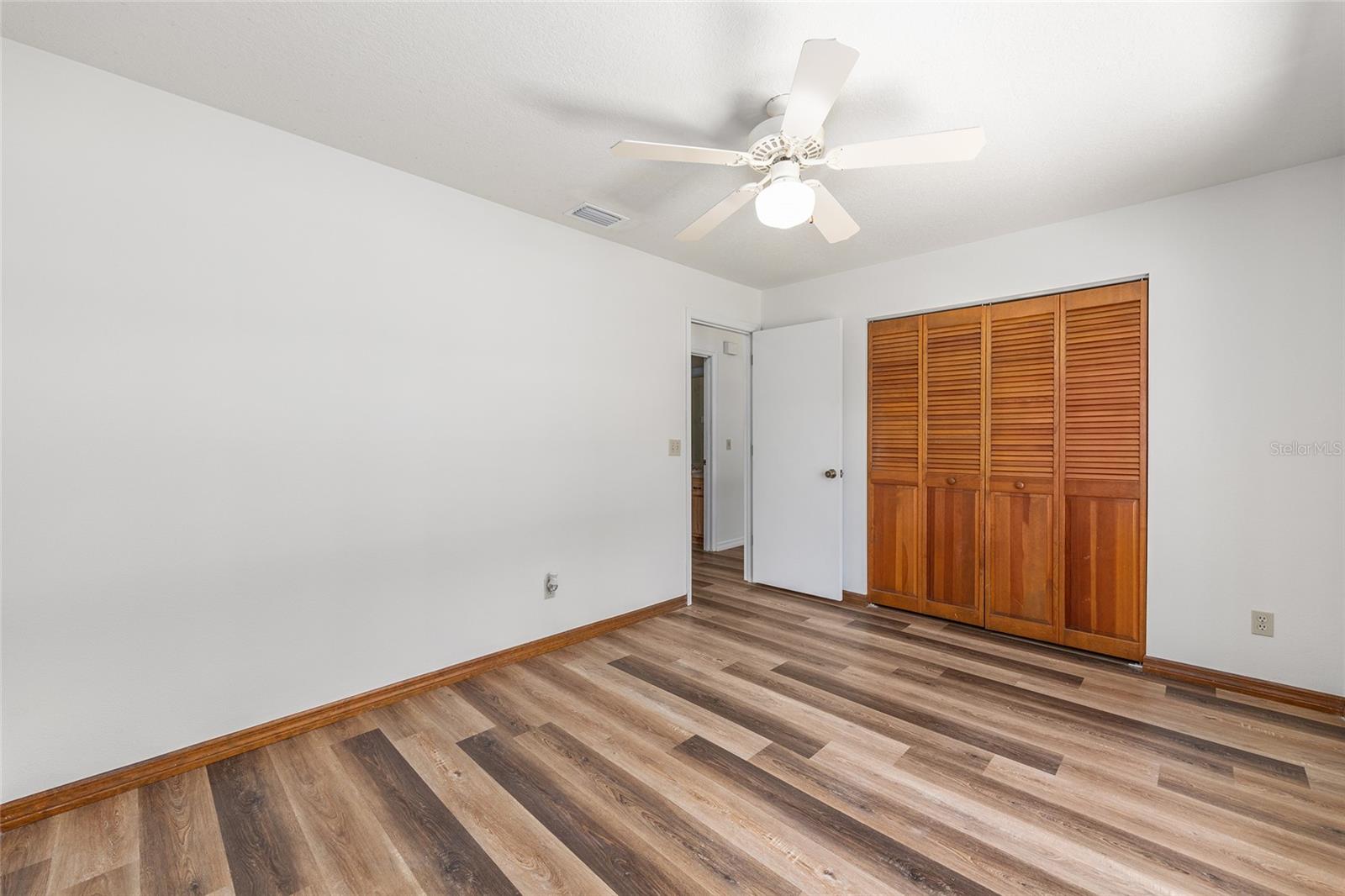 Image 16 of 27 For 6057 39th Avenue