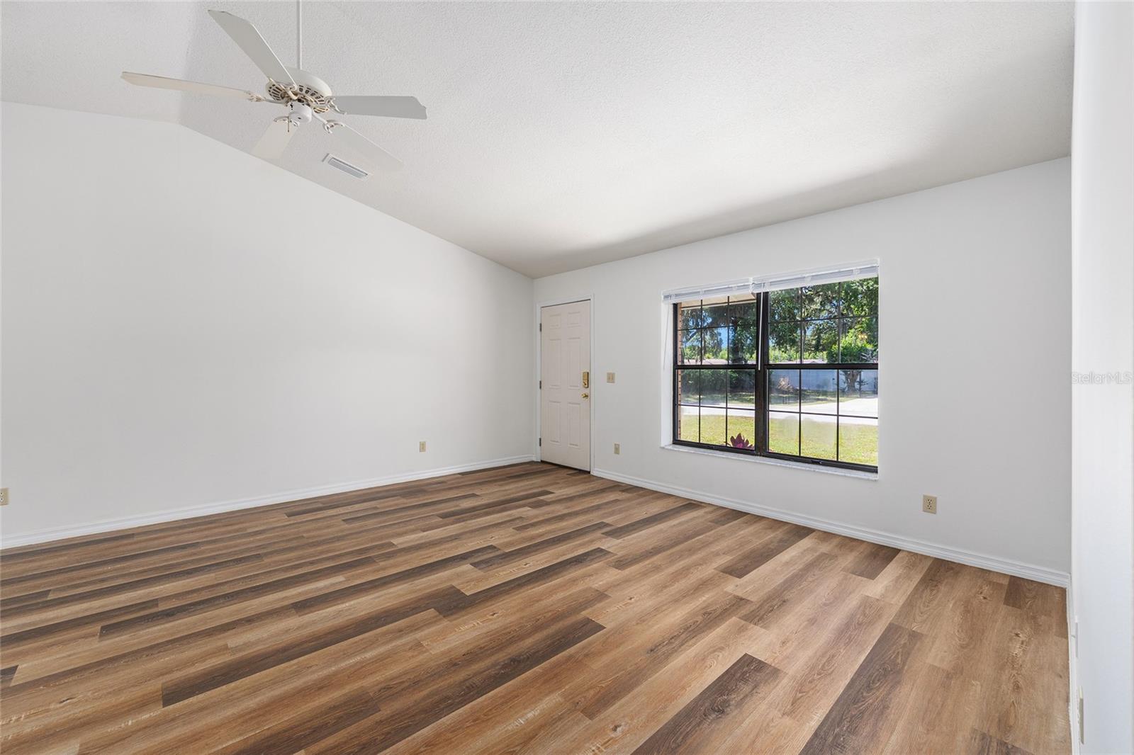 Image 6 of 27 For 6057 39th Avenue