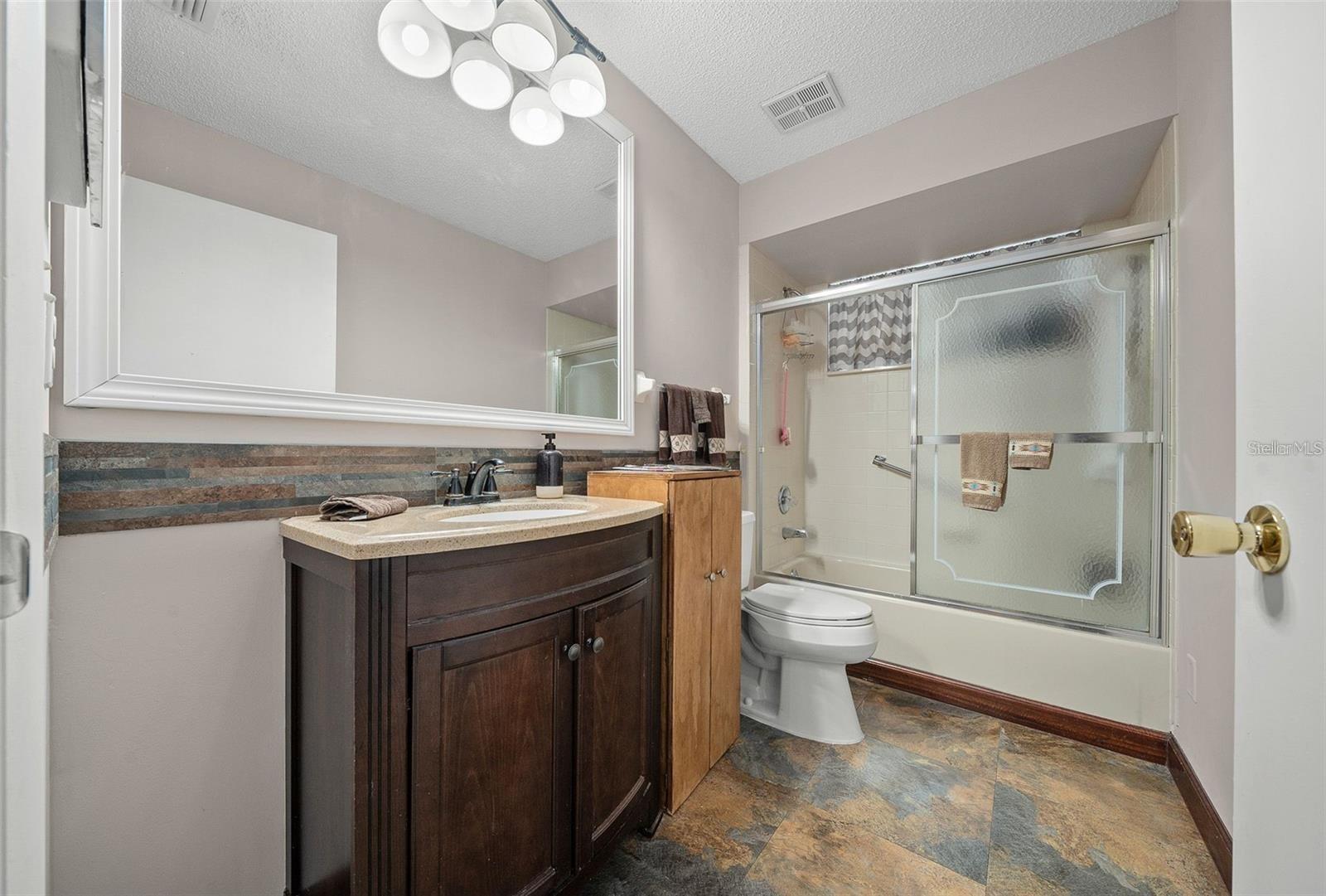 Image 20 of 43 For 10821 87th Terrace