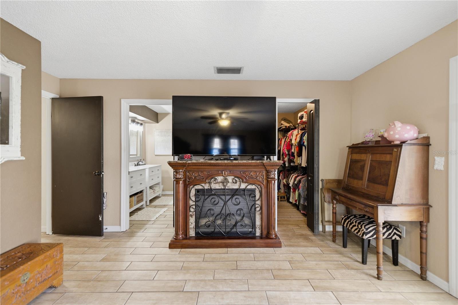 Image 14 of 39 For 1166 44th Avenue