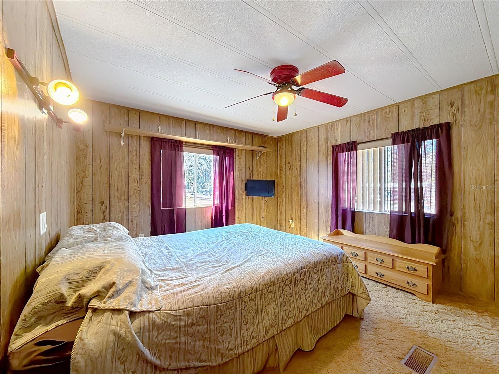 Image 32 of 57 For 2570 Mars Street